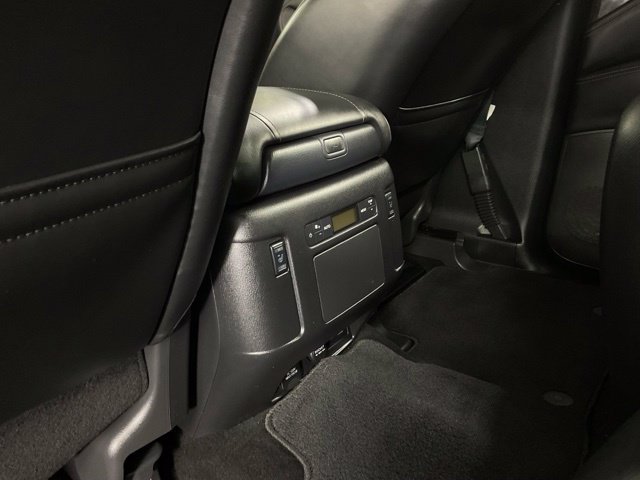 Used 2023 Nissan Armada Platinum w/ Captain's Chairs Package AWD/4WD image 17