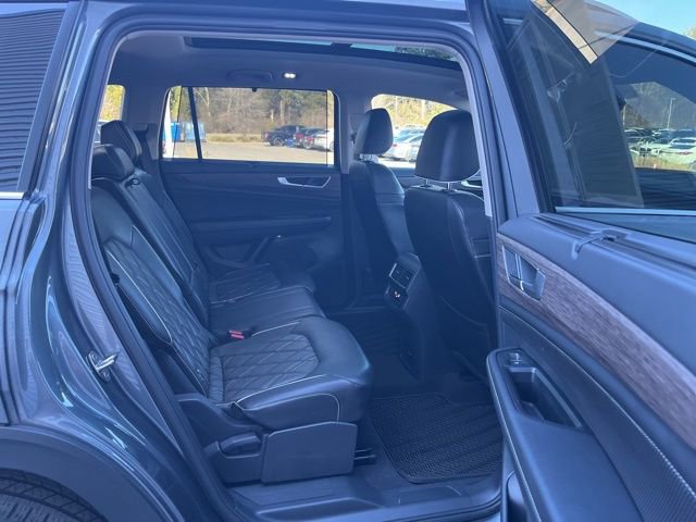 Used 2024 Volkswagen Atlas SEL Premium R-Line image 39