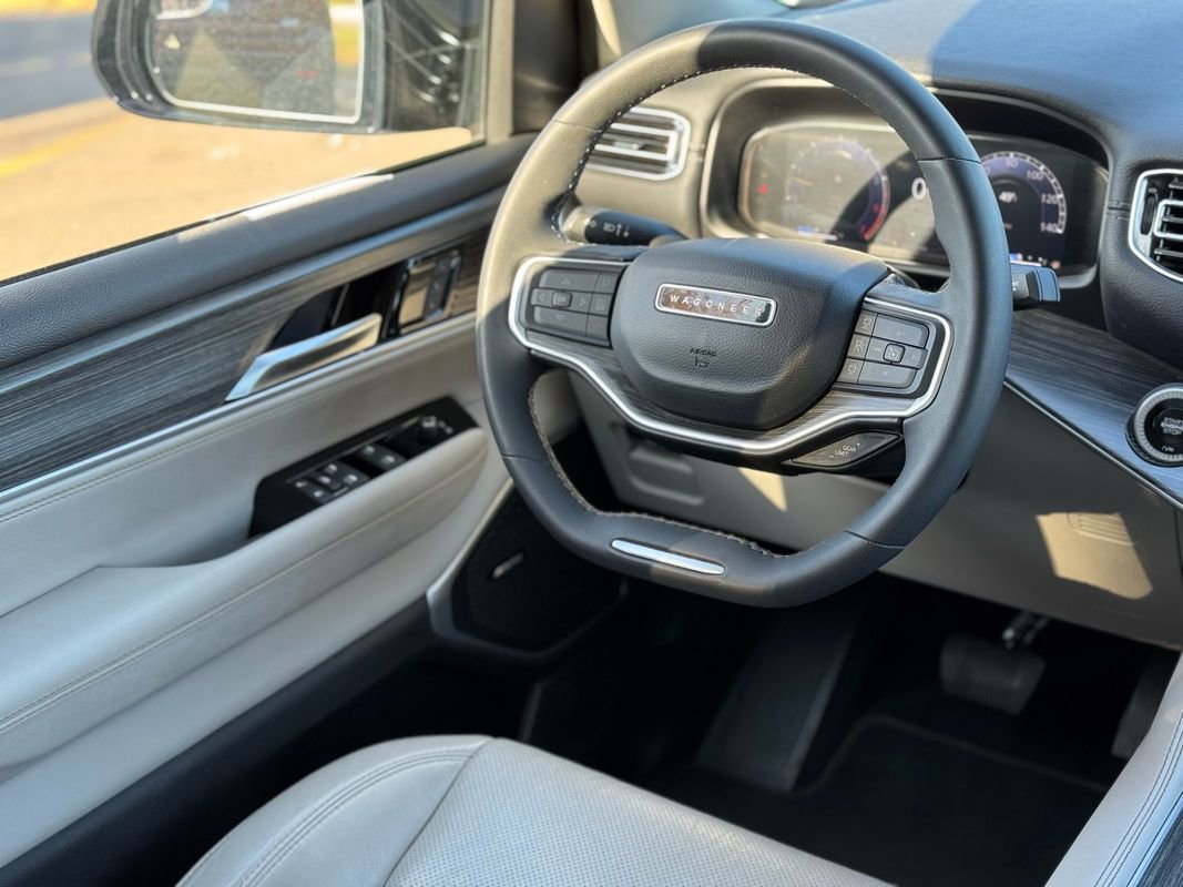 Used 2024 Jeep Wagoneer L Series II w/ Flexible Seating Group image 13