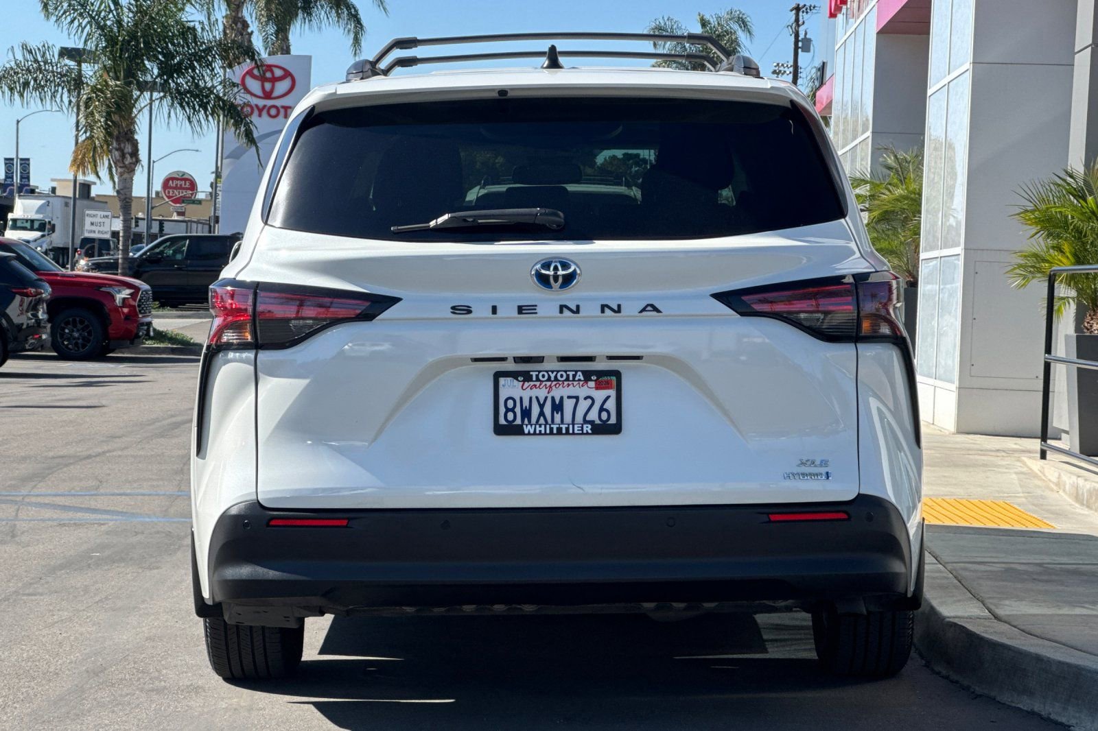 Used 2021 Toyota Sienna XLE w/ XLE Plus Package image 6