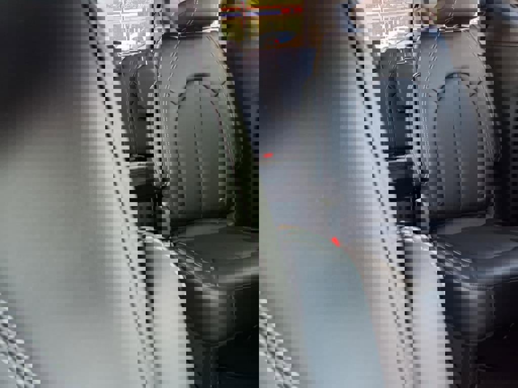 New 2025 Chrysler Pacifica Select image 24