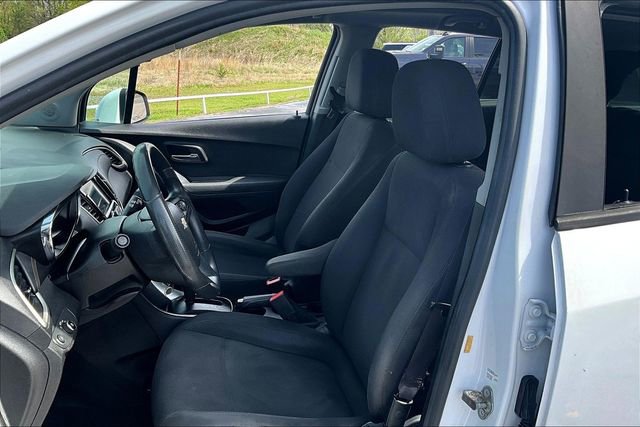 Used 2019 Chevrolet Trax LS image 21