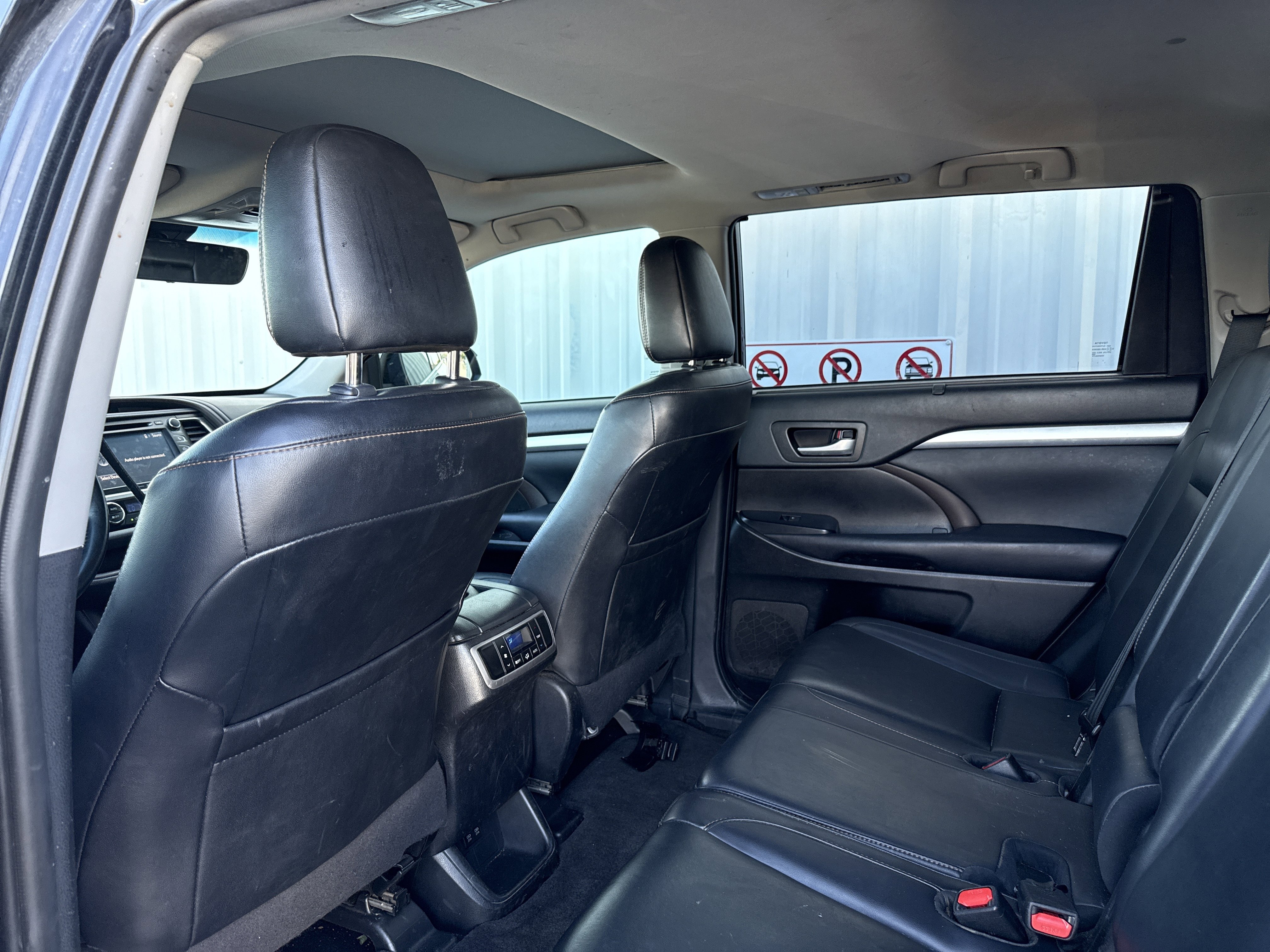 Used 2019 Toyota Highlander XLE image 21