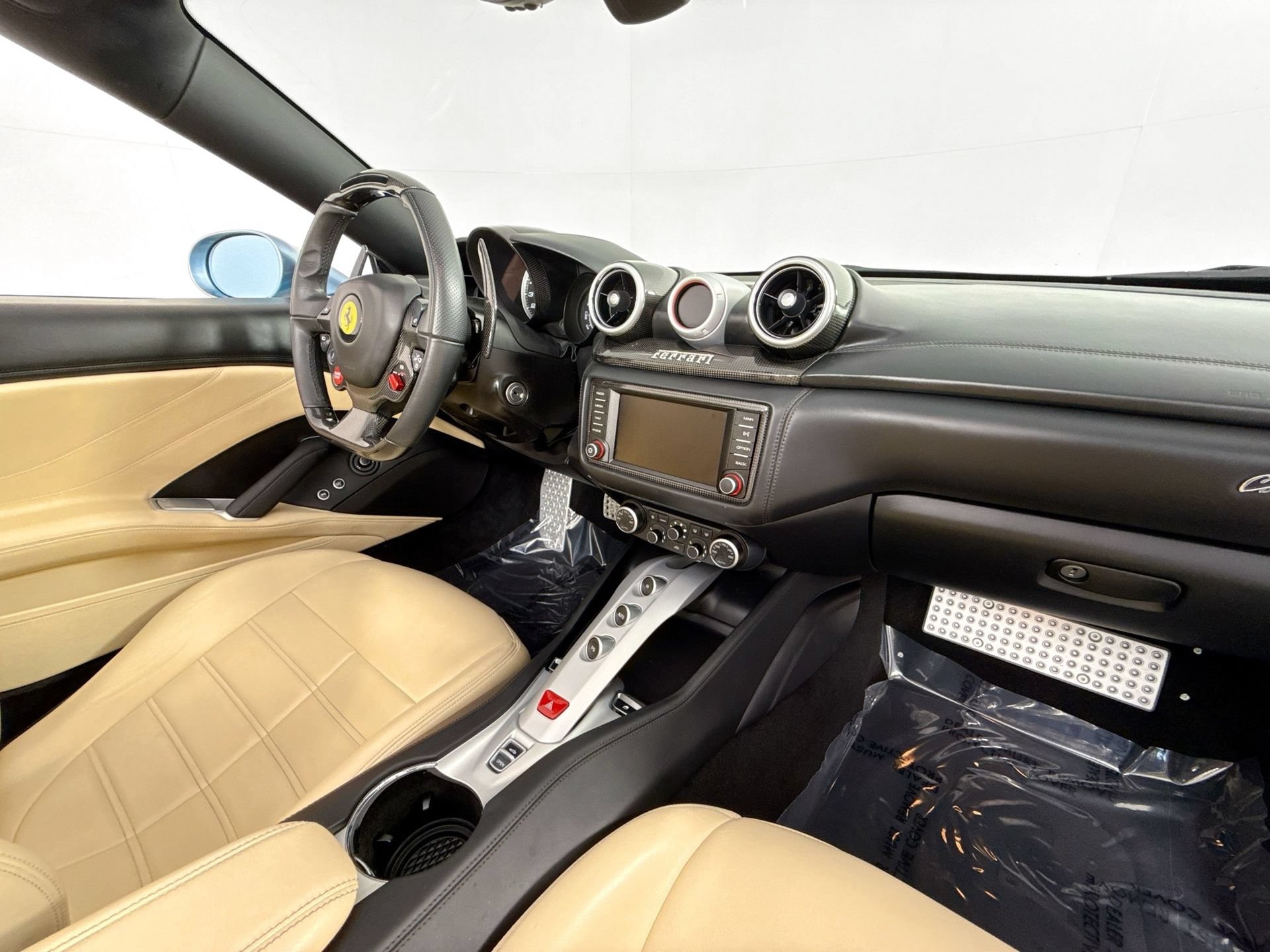 Certified 2017 Ferrari California T RWD image 25