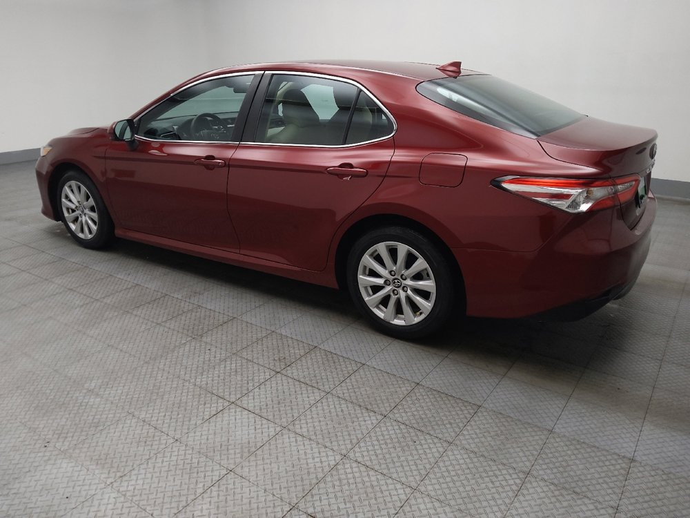 Used 2019 Toyota Camry LE image 3
