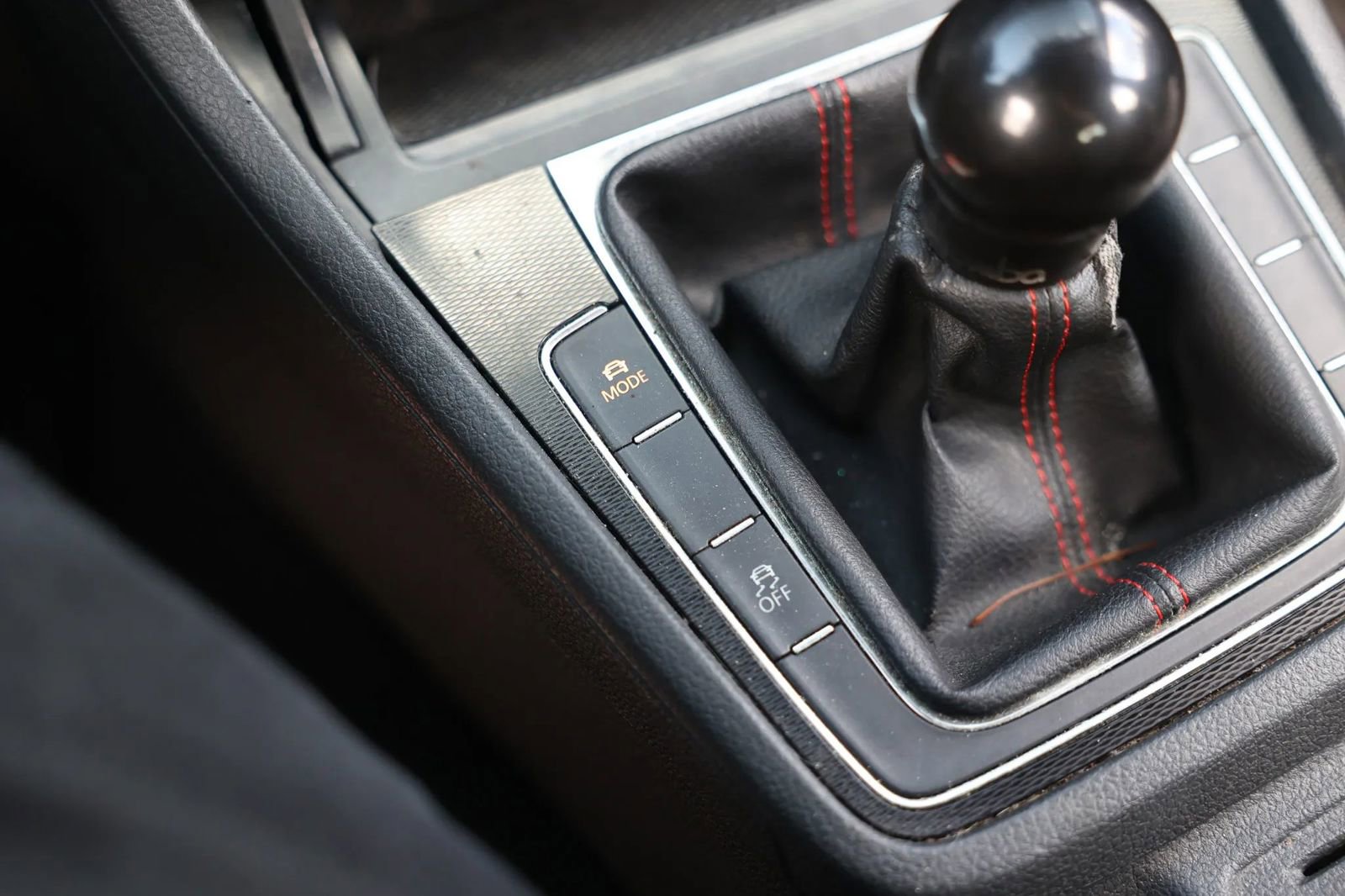 Used 2015 Volkswagen GTI S FWD image 43