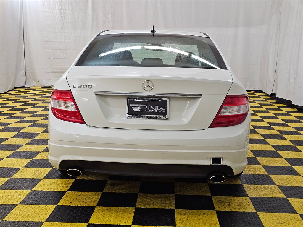 Used 2009 Mercedes-Benz C 300 Sedan image 4