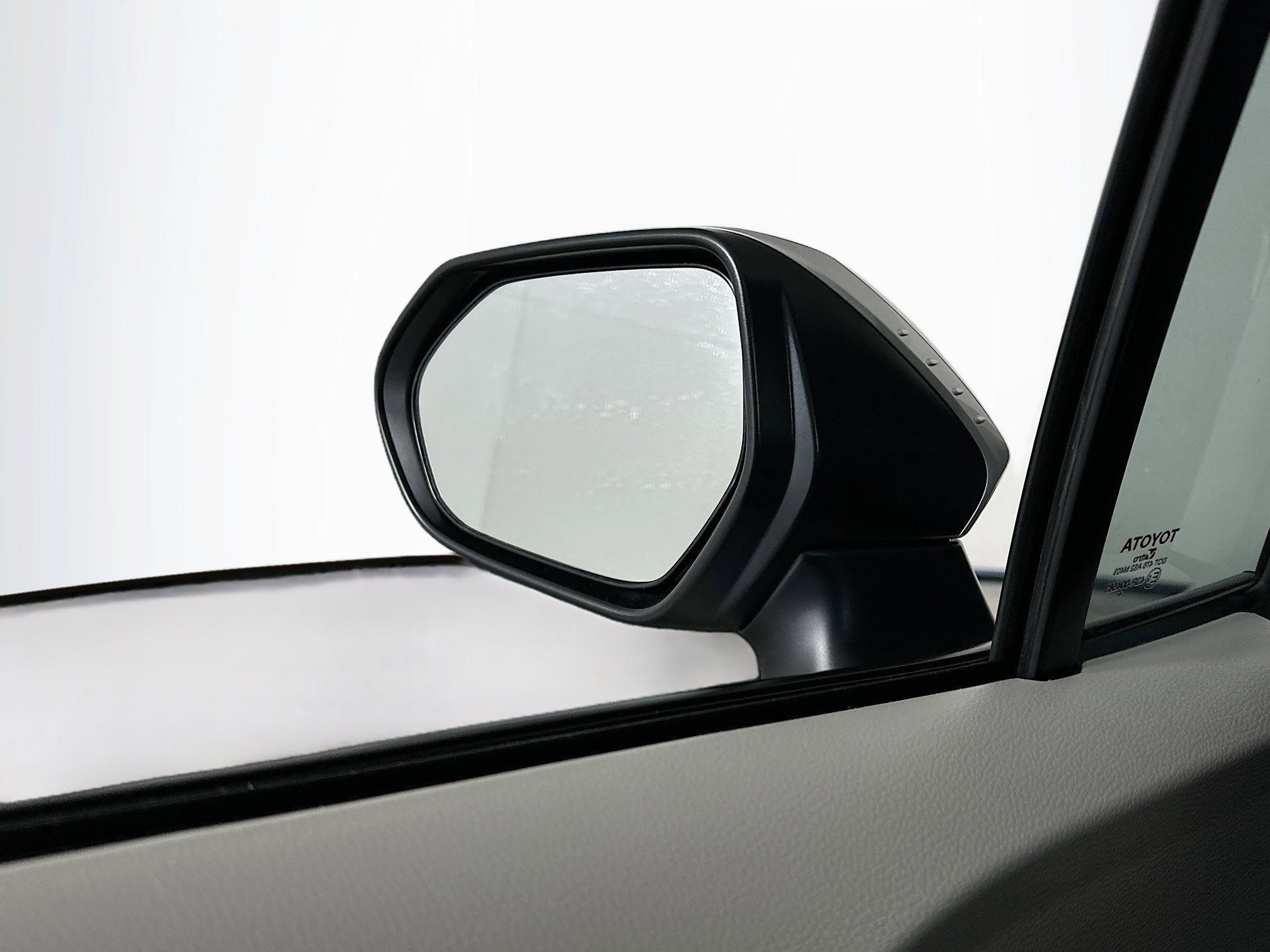 Used 2025 Toyota Corolla LE image 16