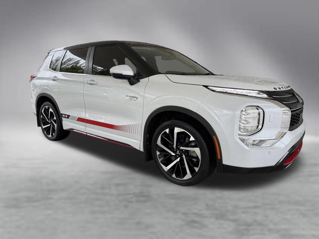 Used 2023 Mitsubishi Outlander 4WD Plug-In Hybrid image 2