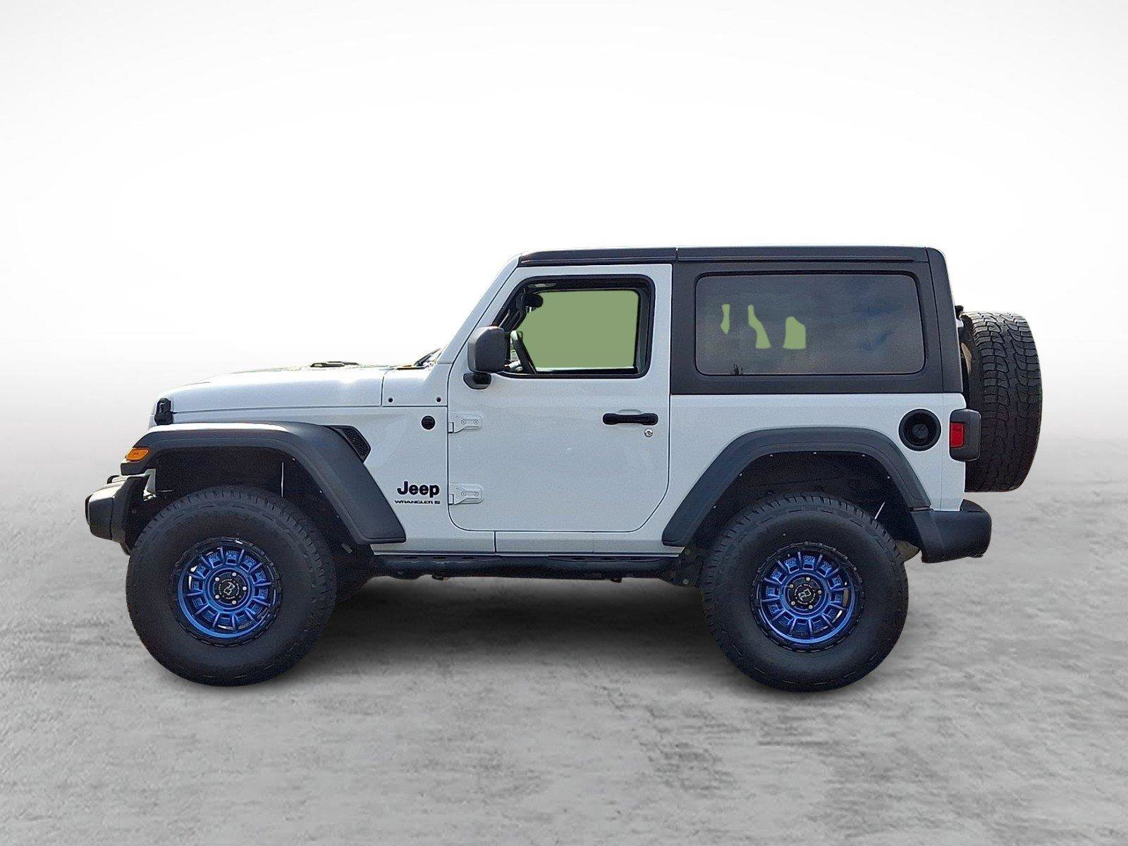 Used 2023 Jeep Wrangler Sport AWD/4WD image 4