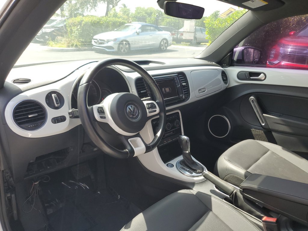Used 2018 Volkswagen Beetle 2.0T SE FWD image 20