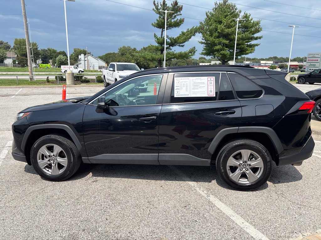 Used 2025 Toyota RAV4 XLE FWD image 9