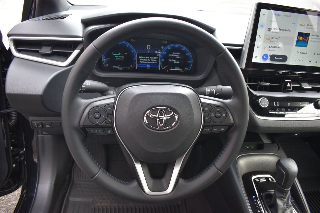 Certified 2026 Toyota Corolla SE FWD image 9