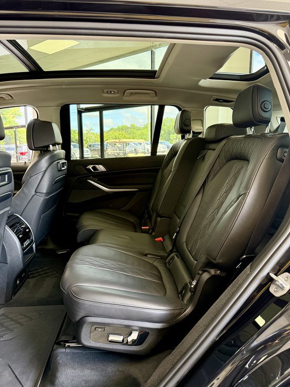 Used 2019 BMW X7 xDrive40i w/ Premium Package AWD/4WD image 17