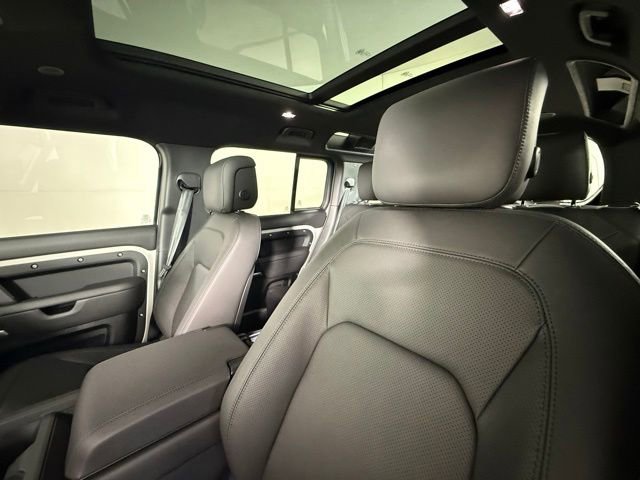 New 2026 Land Rover Defender 110 X-Dynamic SE AWD/4WD image 5
