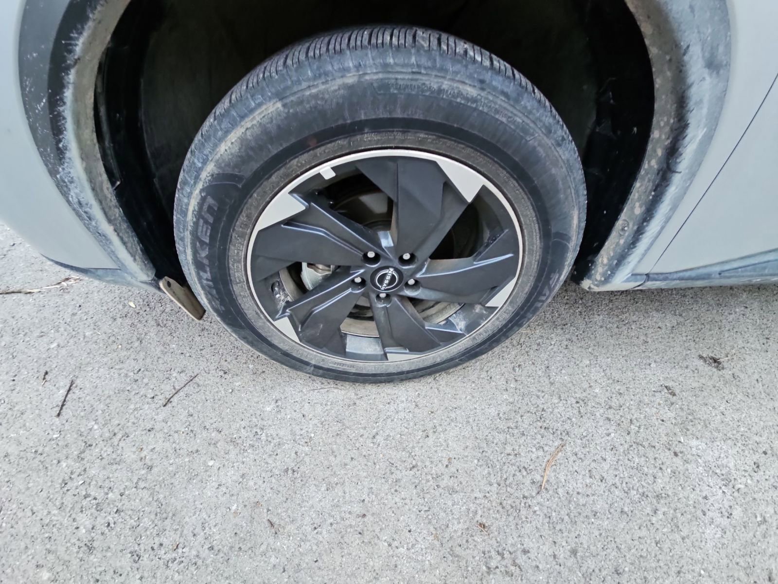 Used 2025 Nissan Rogue SV image 7