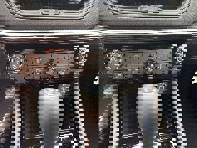 New 2026 Jeep Compass Latitude image 8