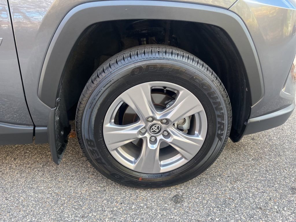 Used 2025 Toyota RAV4 XLE image 9