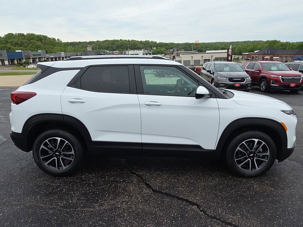 New 2026 Chevrolet TrailBlazer LT w/ Convenience Package FWD image 9