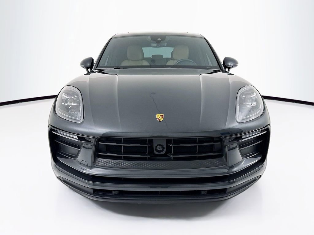 Certified 2023 Porsche Macan Turbo image 6