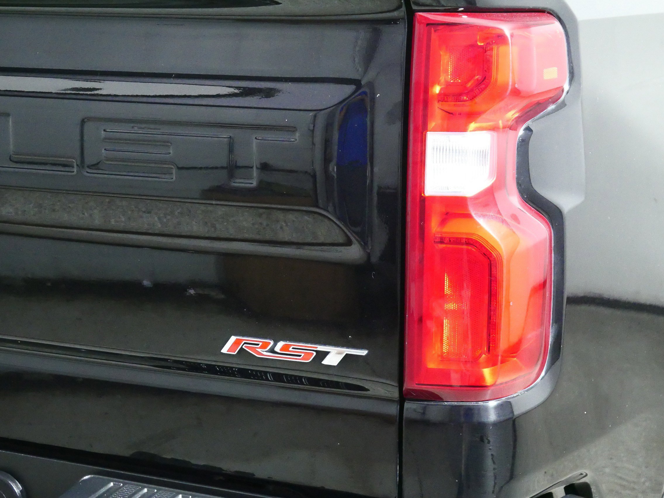 Used 2020 Chevrolet Silverado 1500 RST AWD/4WD image 17