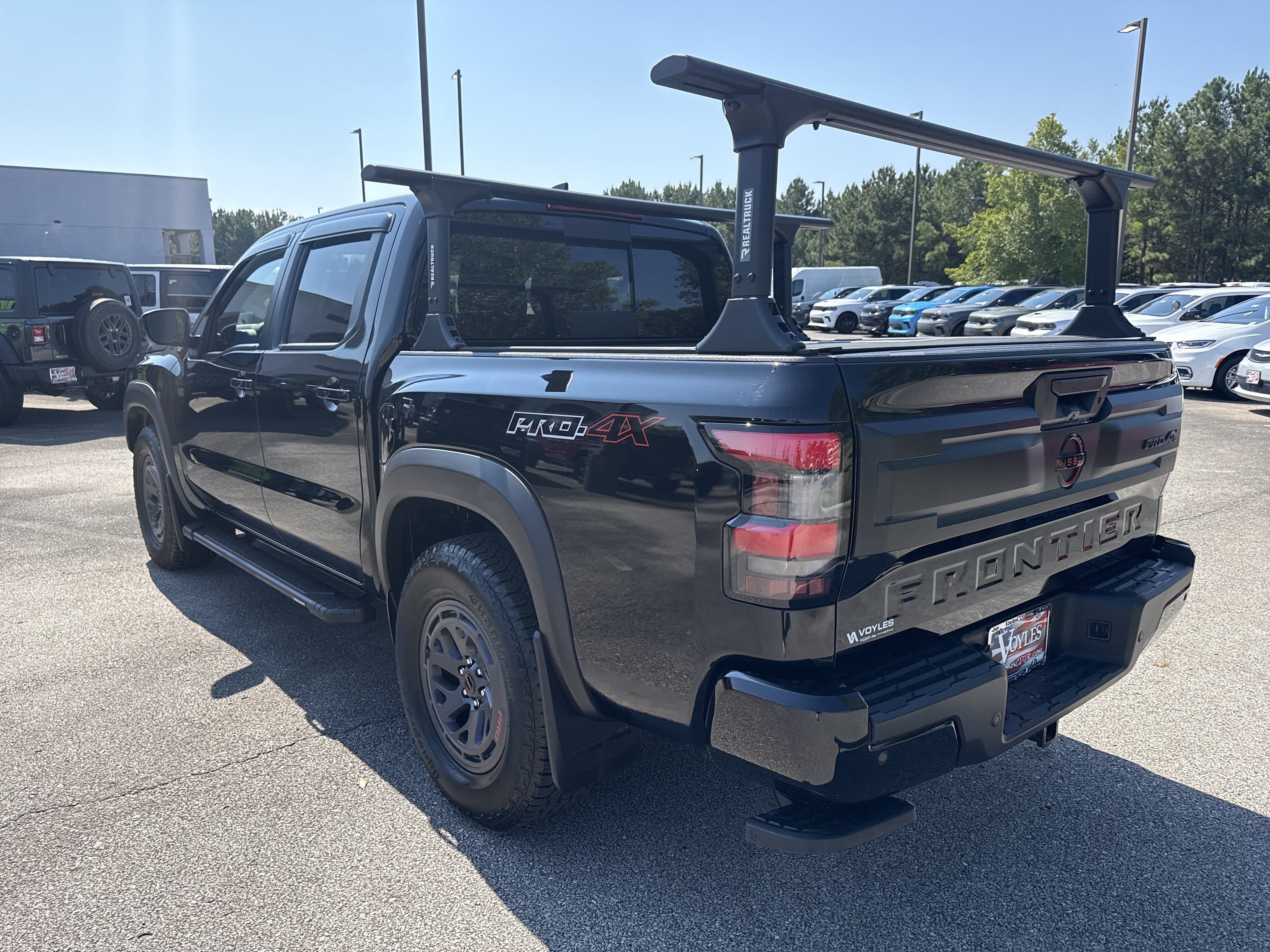 Used 2025 Nissan Frontier PRO-4X AWD/4WD image 5