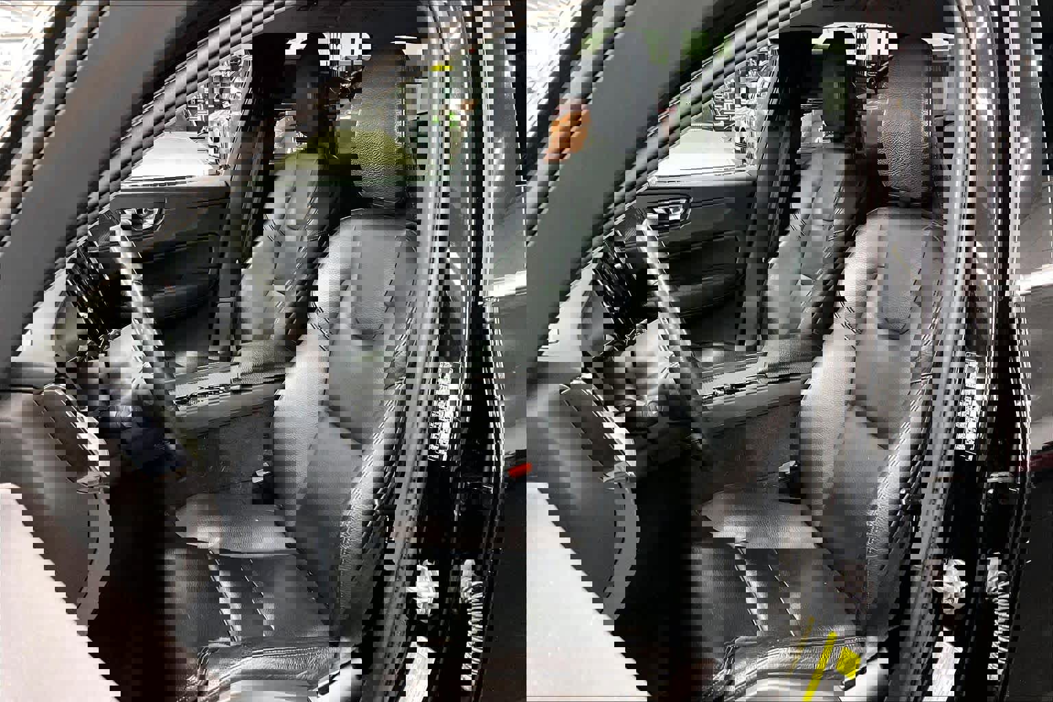 Used 2019 Volvo XC60 T8 Momentum w/ Advanced Package image 7