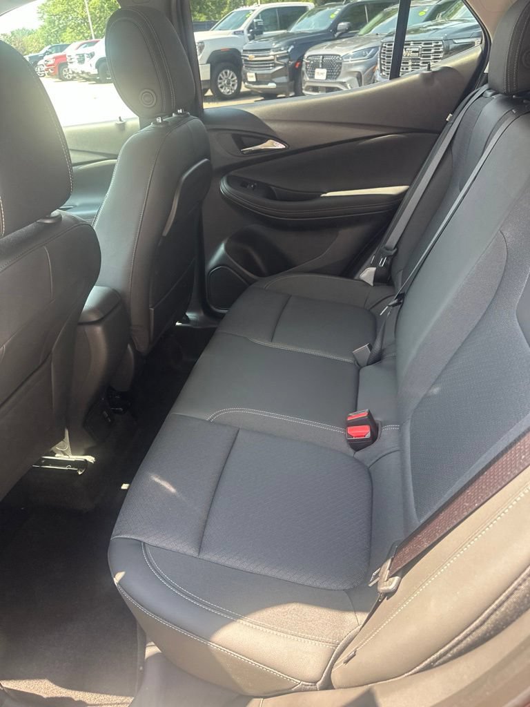 Used 2023 Buick Encore GX Preferred w/ Cold Weather Comfort Package FWD image 20