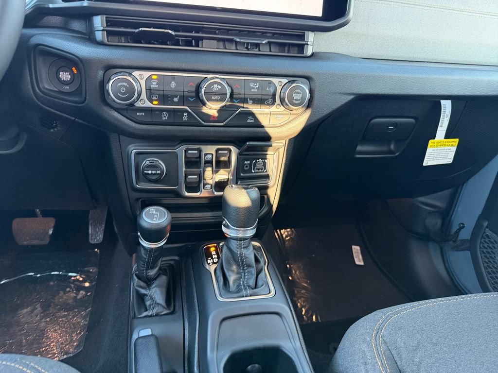 New 2026 Jeep Gladiator Sport AWD/4WD image 11