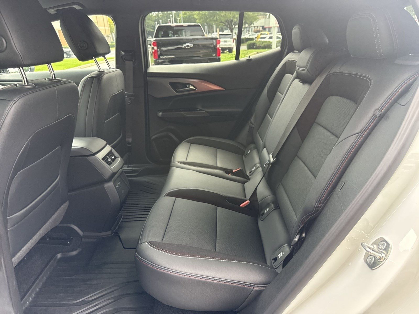 Used 2024 Chevrolet Equinox EV RS AWD/4WD image 23