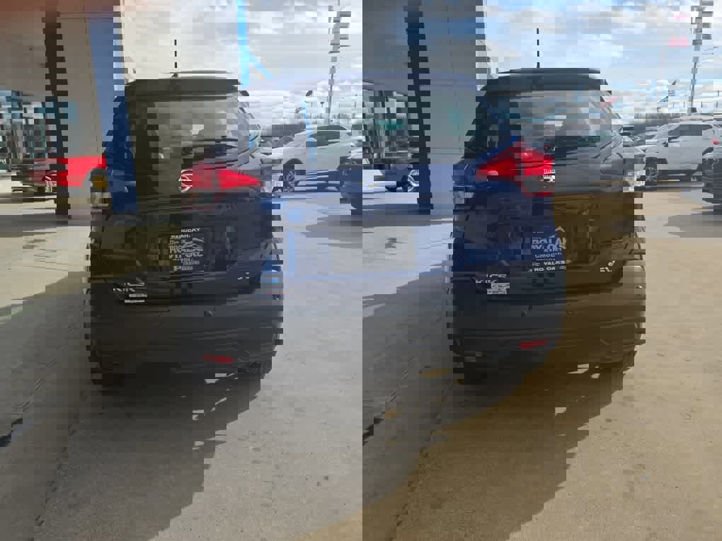 Used 2020 Nissan Kicks SV image 6