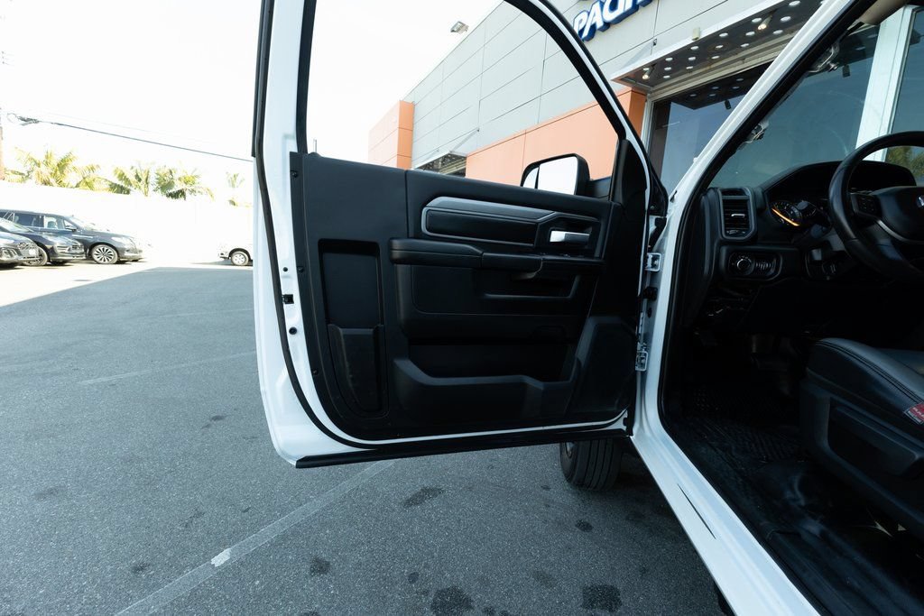 Used 2019 RAM 5500 Tradesman RWD image 15