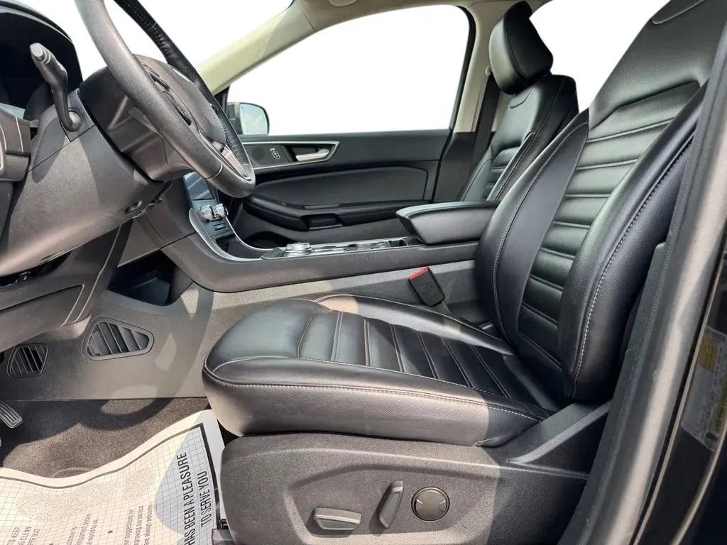 Used 2024 Ford Edge SEL AWD/4WD image 9