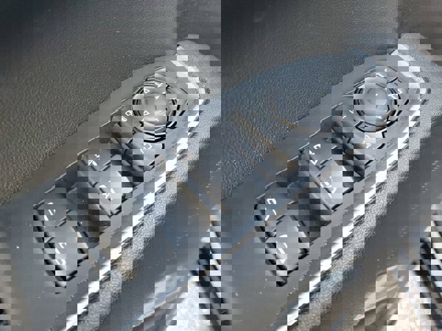 Used 2024 GMC Sierra 1500 SLT image 16