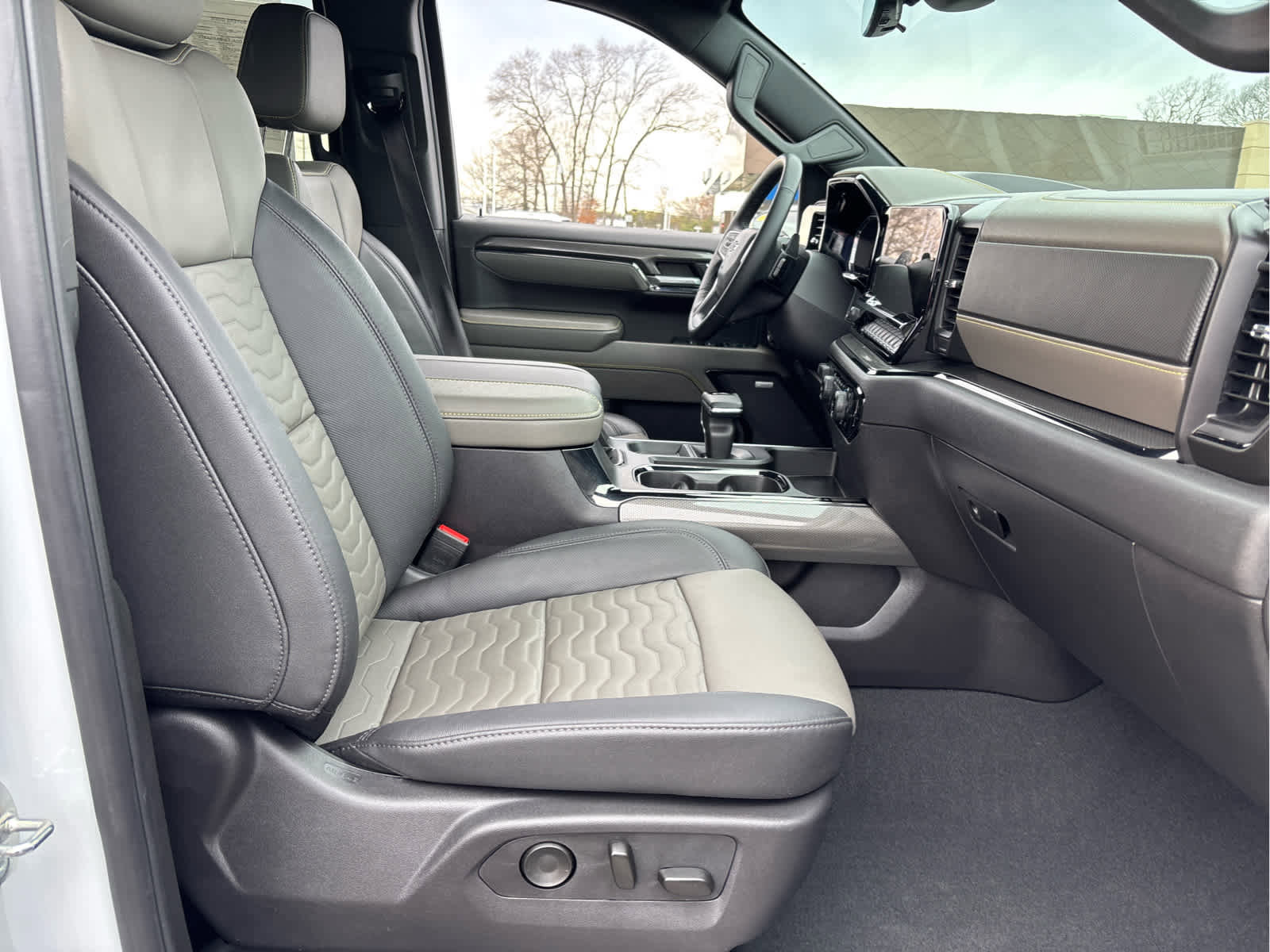 Certified 2024 Chevrolet Silverado 1500 ZR2 w/ Technology Package image 35