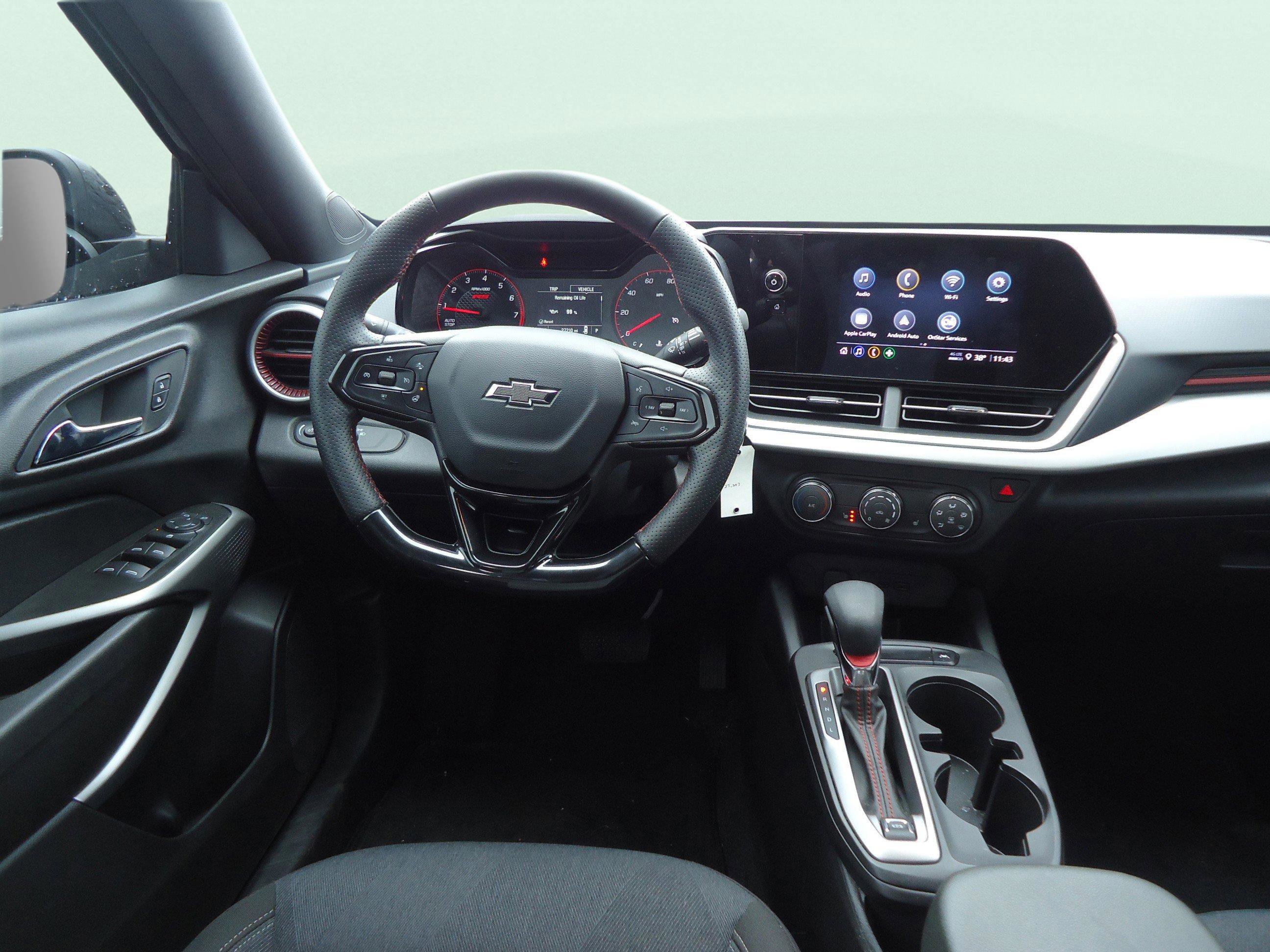 Used 2024 Chevrolet Trax RS image 12