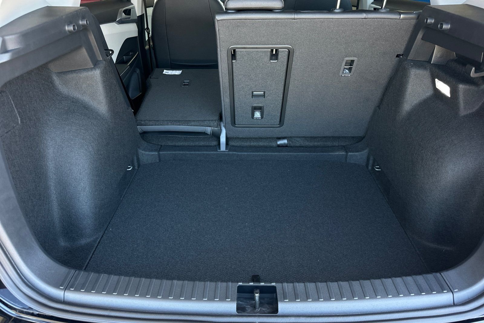 New 2026 Volkswagen Taos SE FWD image 15