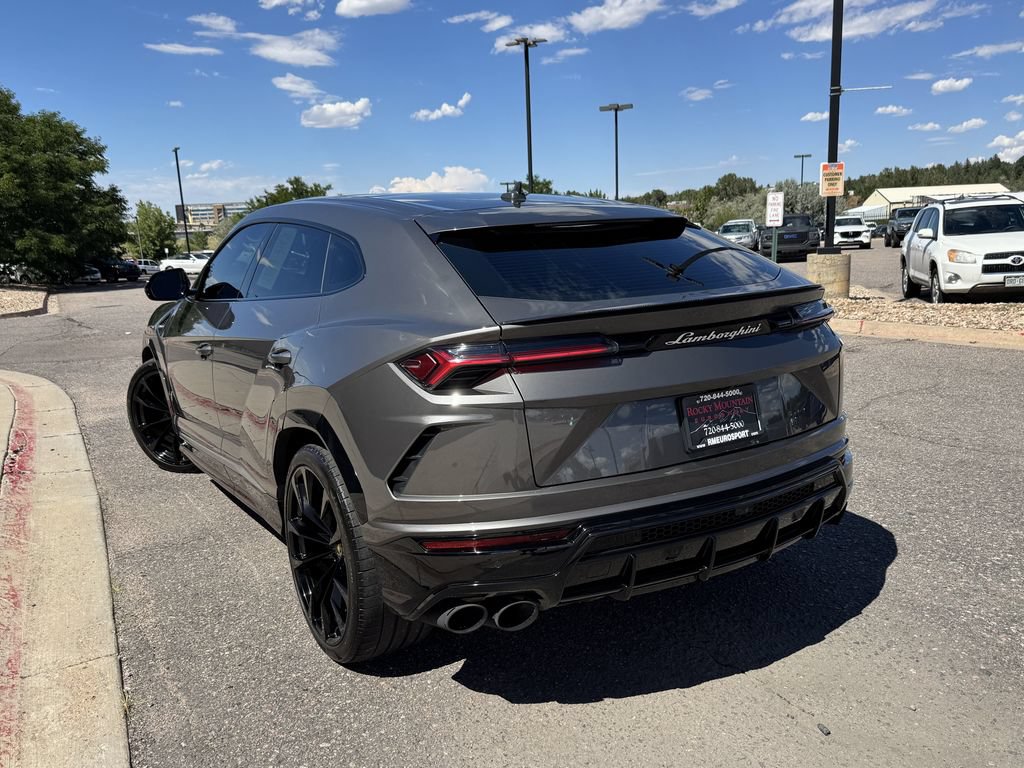 Used 2021 Lamborghini Urus AWD/4WD image 7