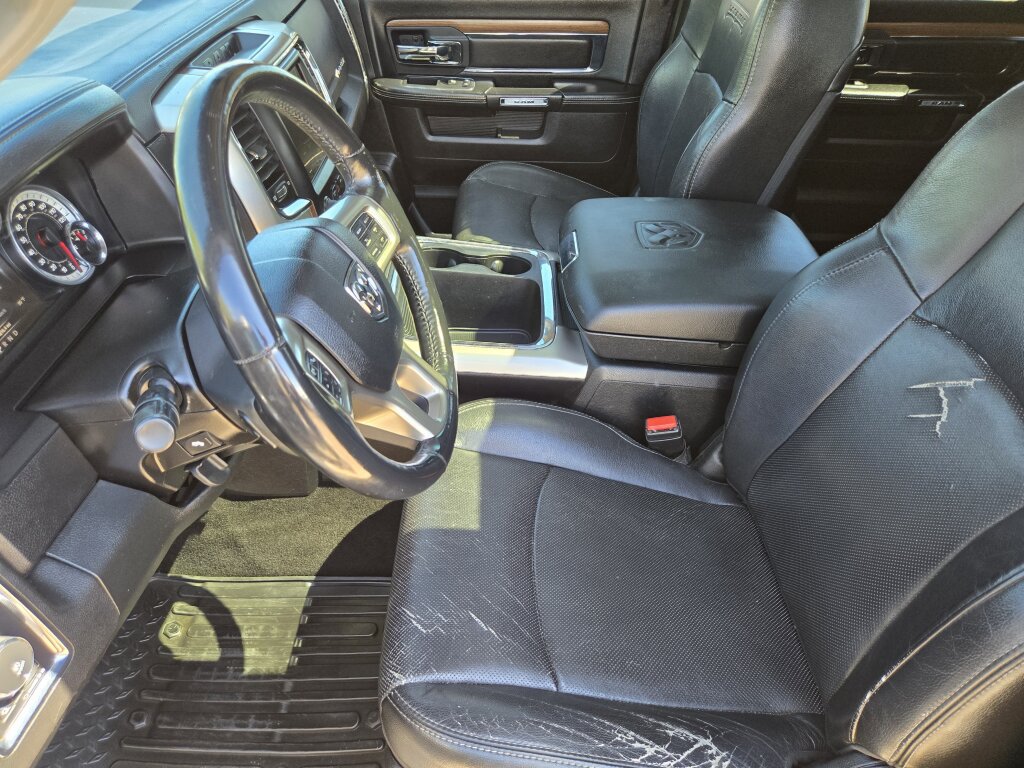 Used 2016 RAM 1500 Laramie w/ Convenience Group AWD/4WD image 8