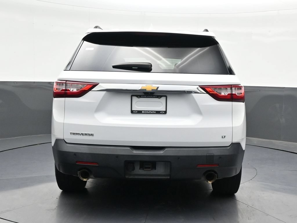 Used 2019 Chevrolet Traverse LT w/ LT Premium Package FWD image 4