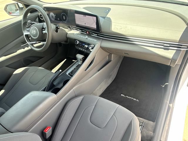 Used 2024 Hyundai Elantra SEL FWD image 17