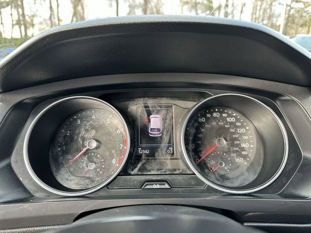 Used 2020 Volkswagen Tiguan SE w/ Panoramic Sunroof Package image 20