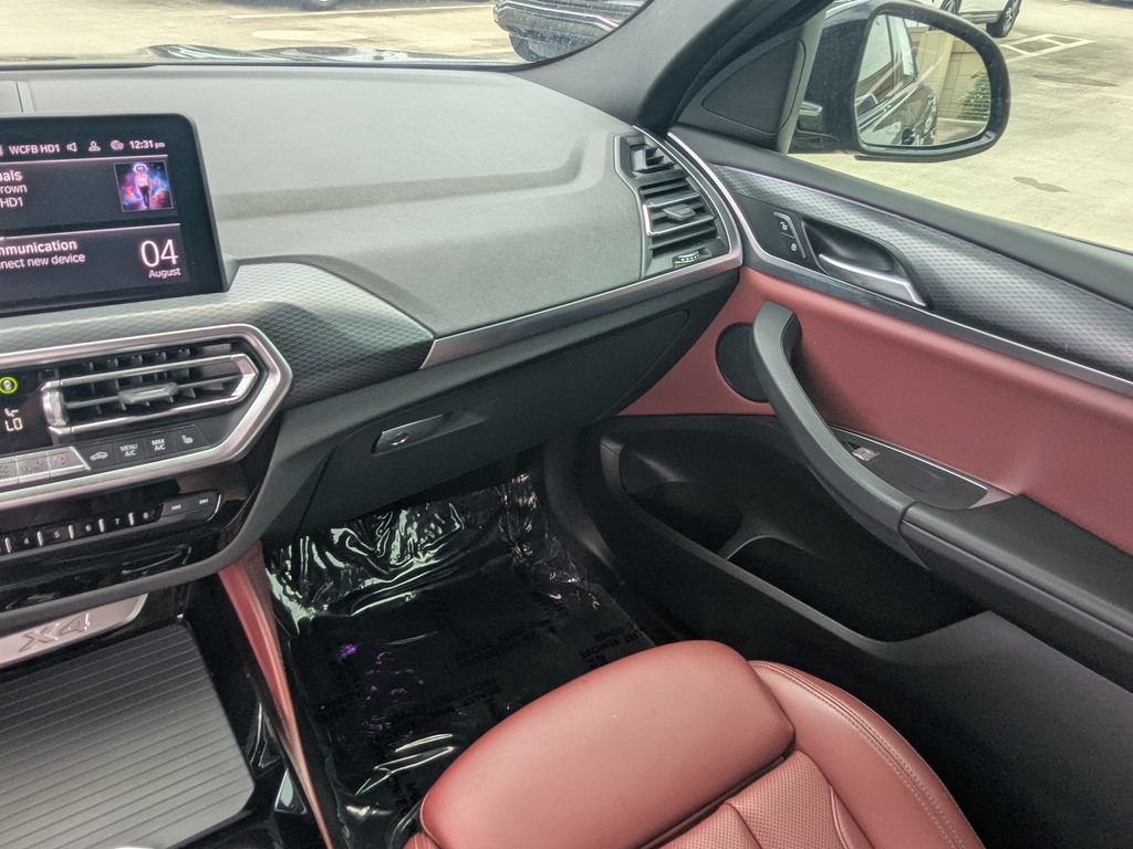 Used 2023 BMW X4 xDrive30i w/ M Sport Package AWD/4WD image 4