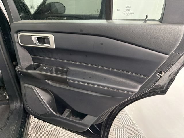 Used 2020 Ford Explorer XLT w/ Equipment Group 202A AWD/4WD image 13