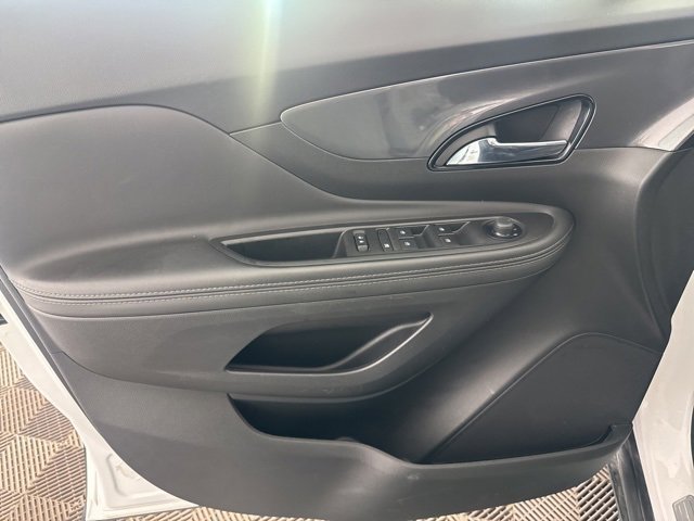 Used 2022 Buick Encore Preferred w/ Safety Package II image 17