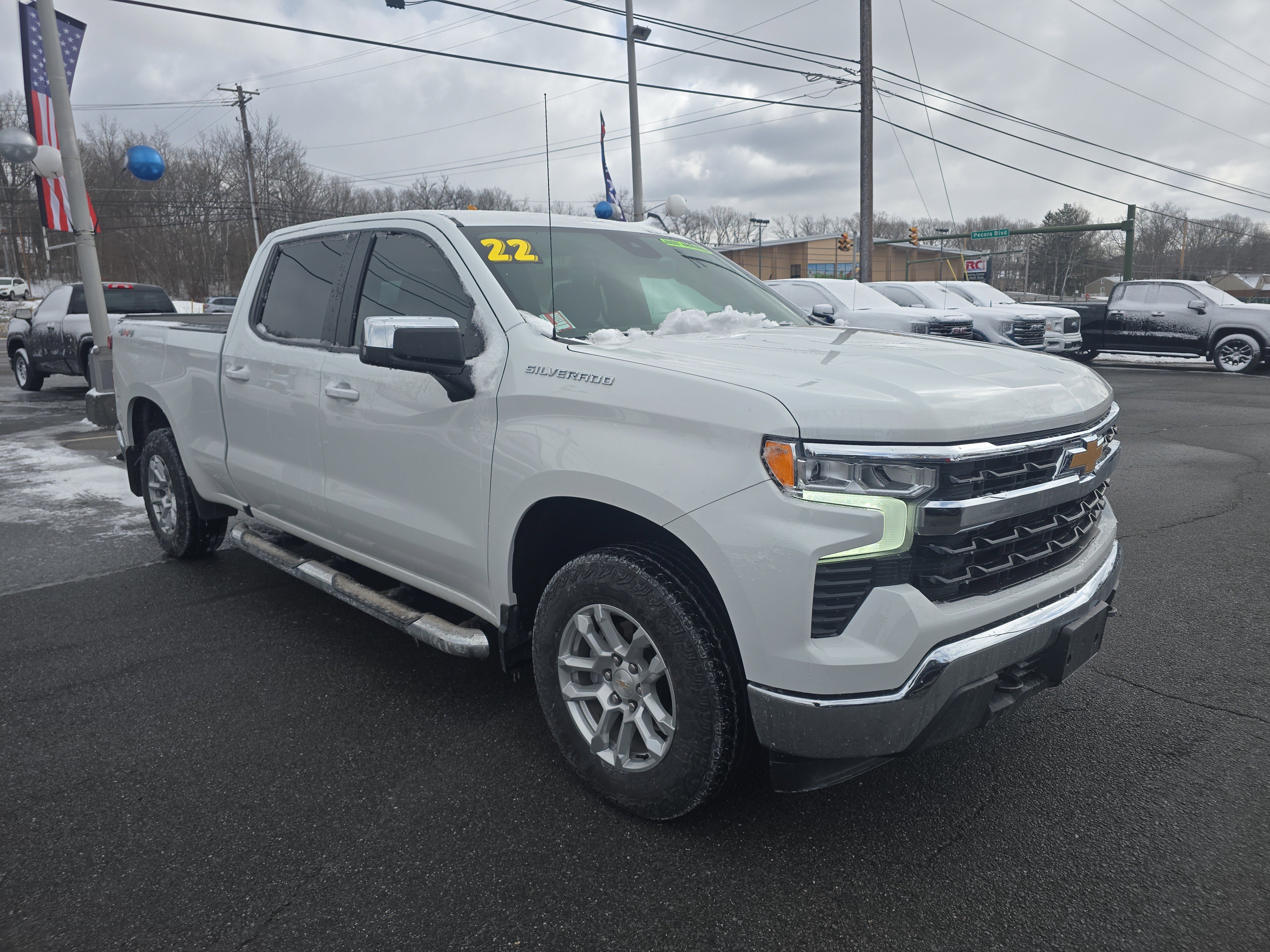 Used 2022 Chevrolet Silverado 1500 LT image 1
