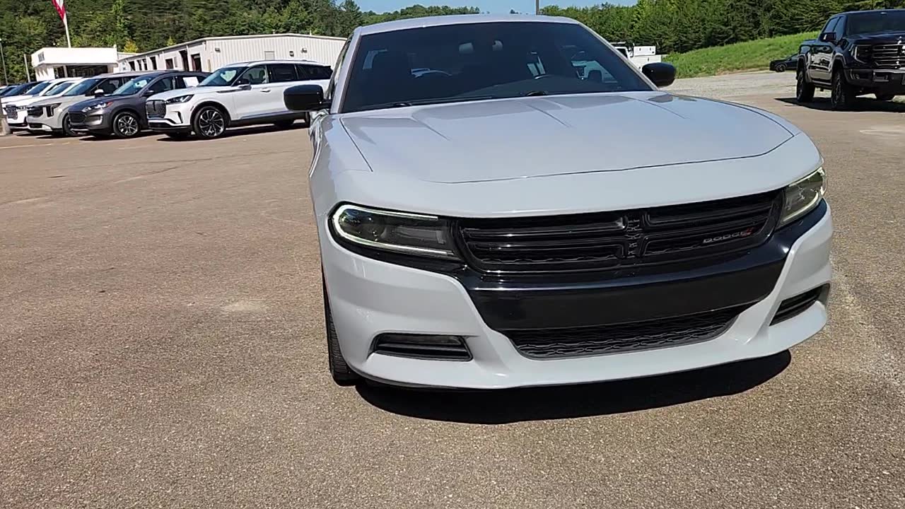 Used 2020 Dodge Charger SXT w/ Blacktop Package RWD image 10