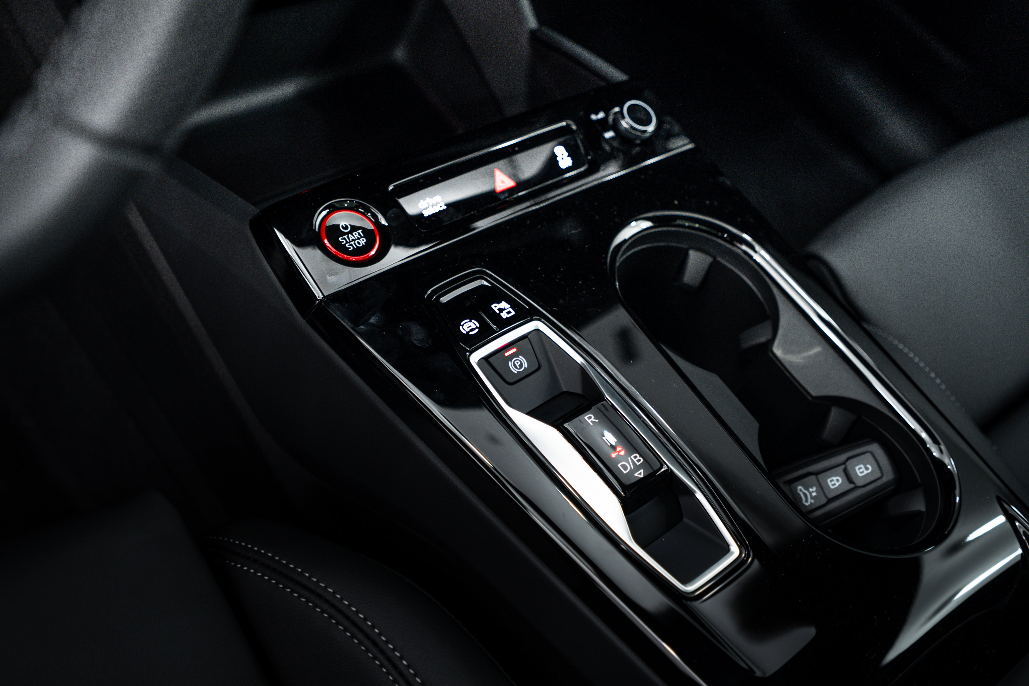 New 2027 Audi SQ6 e-tron Premium Plus AWD/4WD image 12