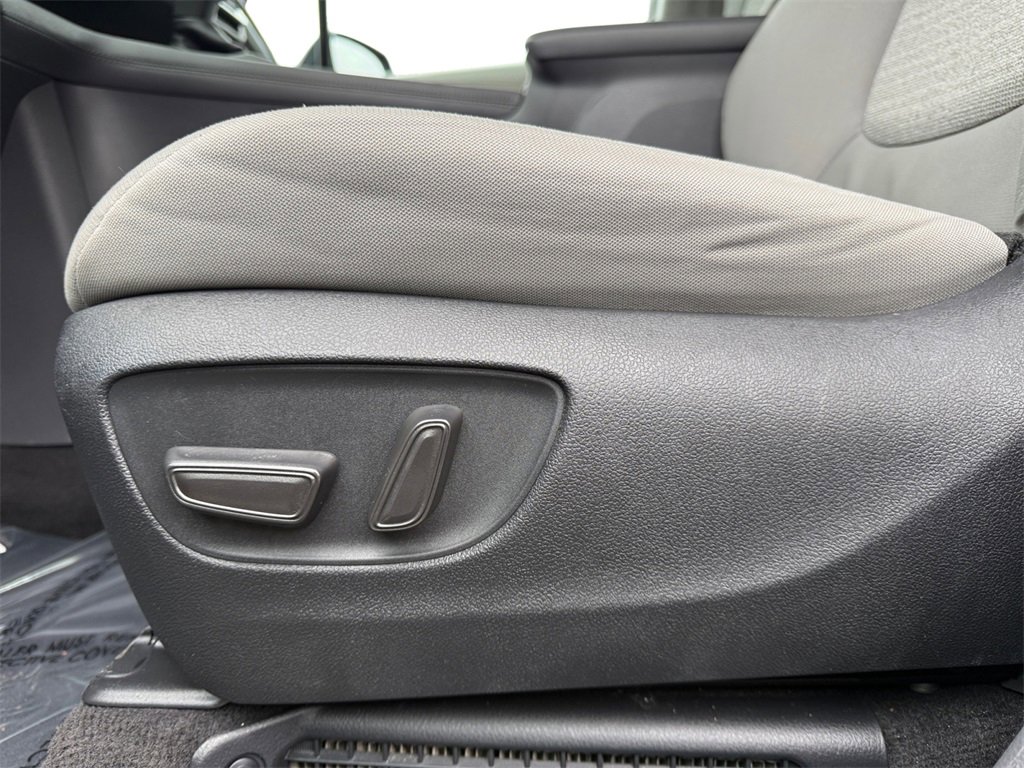Used 2024 Toyota Sienna LE image 10