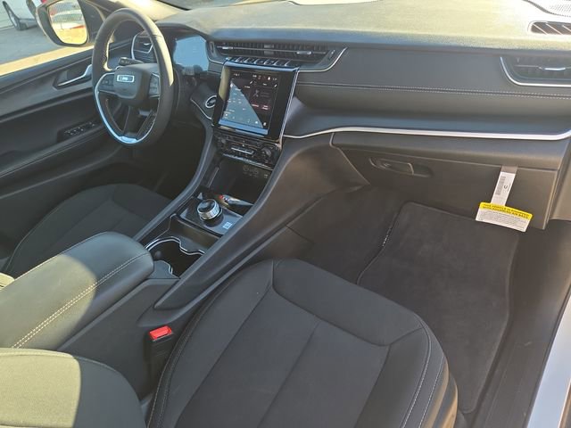 Used 2025 Jeep Grand Cherokee L Laredo w/ Luxury Tech Group I image 11